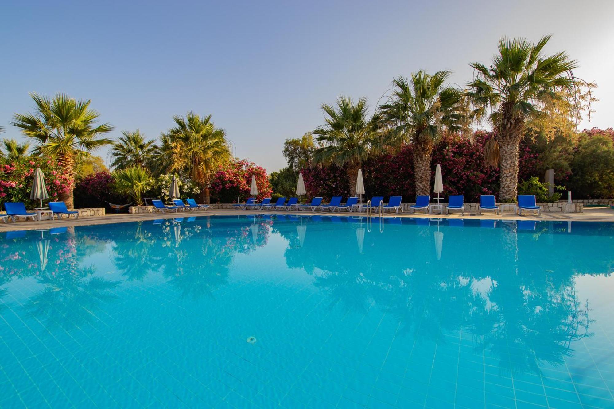 Ladonia Hotels Zemda Guemuesluek Exterior photo